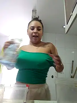 Snapshot of LizzRouse chatting on 10.10.25 LizzRouse online show from 10.10.25