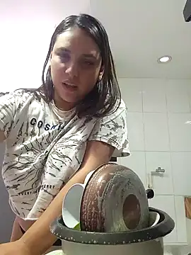 Snapshot of LizzRouse chatting on 10.20.25 LizzRouse online show from 10.20.25