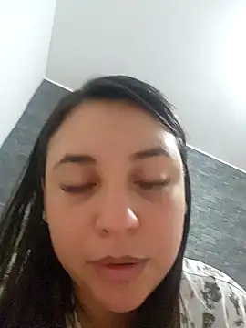 Snapshot of LizzRouse chatting on 11.01.25 LizzRouse online show from 11.01.25