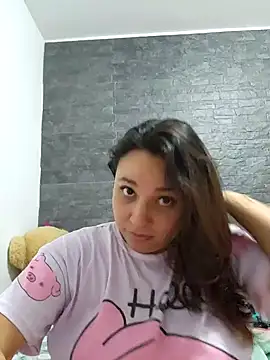 Snapshot of LizzRouse chatting on 11.14.25 LizzRouse online show from 11.14.25