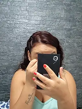 Snapshot of LizzRouse chatting on 11.29.25 LizzRouse online show from 11.29.25