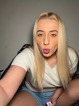 Snapshot of Strongqueen chatting on 02.26.26 Strongqueen online show from 02.26.26