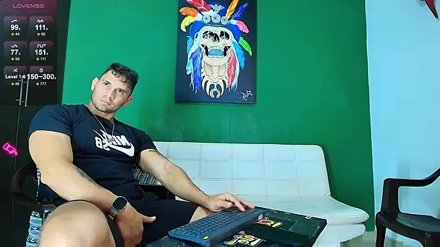 Snapshot of GendersonFit chatting on 11.11.25 GendersonFit online show from 11.11.25