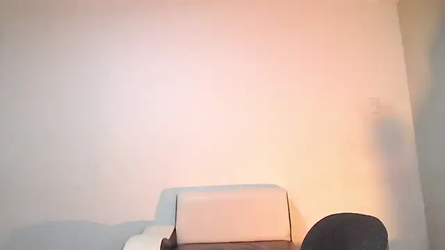 Snapshot of BiancaFollerach chatting on 10.25.25 BiancaFollerach online show from 10.25.25