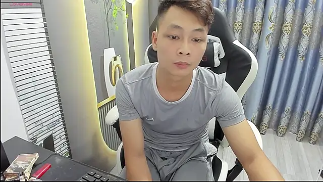 Snapshot of Naughty--asian chatting on 07.17.26 Naughty--asian online show from 07.17.26