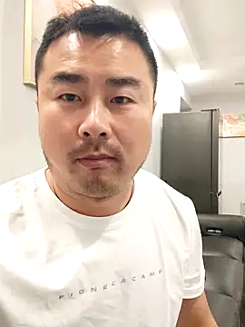 Snapshot of guozuo chatting on 04.28.26 guozuo online show from 04.28.26