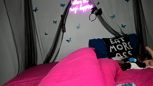 ThickAssRena online show from 12.31.24