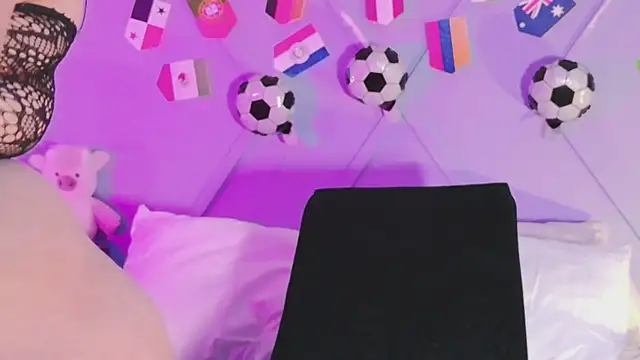 emmajohnss online show from 07.11.26