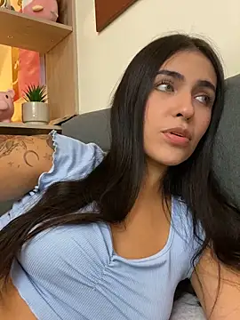 DaphneUwu online show from 10.19.25