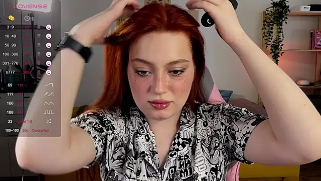 Snapshot of Sofy_Benson chatting on 08.01.26 Sofy Benson online show from 08.01.26