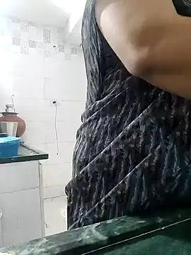 Snapshot of Riyasingh9 chatting on 12.23.24 Riyasingh9 online show from 12.23.24