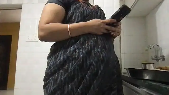 Snapshot of Riyasingh9 chatting on 02.04.25 Riyasingh9 online show from 02.04.25