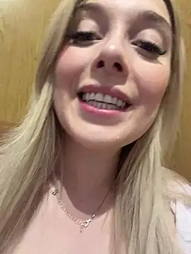 Snapshot of CherryAuroraa chatting on 03.05.26 CherryAuroraa online show from 03.05.26