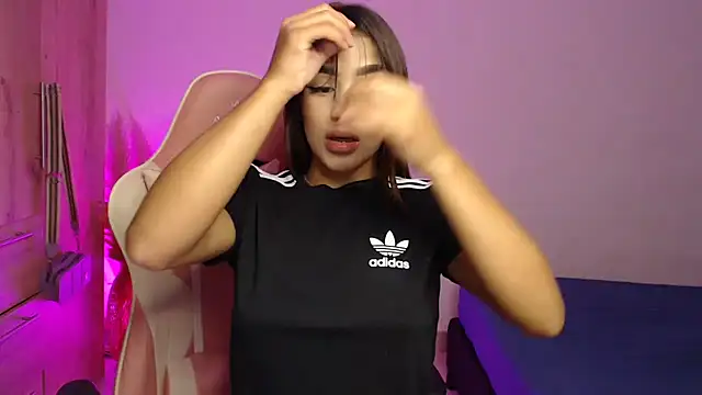 Snapshot of GiltRosebush chatting on 01.10.25 GiltRosebush online show from 01.10.25