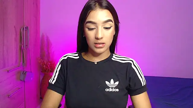 Snapshot of GiltRosebush chatting on 01.10.25 GiltRosebush online show from 01.10.25