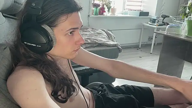Snapshot of CandyChell chatting on 06.02.26 CandyChell online show from 06.02.26