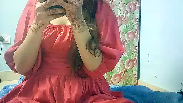 Snapshot of lovelydesi21 chatting on 01.20.25 lovelydesi21 online show from 01.20.25