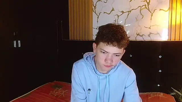 Snapshot of cruz_dante chatting on 03.17.26 cruz dante online show from 03.17.26