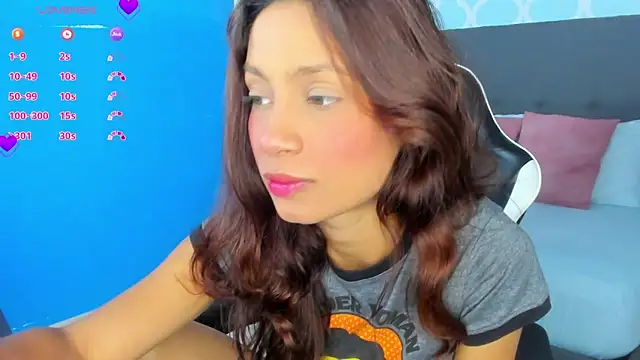 Snapshot of cora_22 chatting on 09.18.25 cora 22 online show from 09.18.25