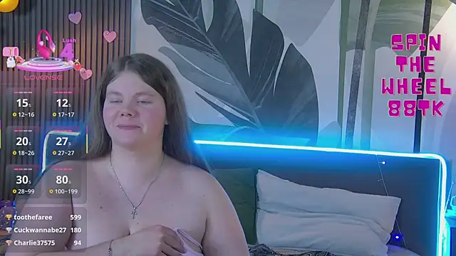 Snapshot of RubyValen chatting on 02.27.25 RubyValen online show from 02.27.25