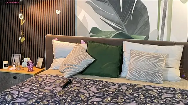 Snapshot of RubyValen chatting on 03.14.25 RubyValen online show from 03.14.25