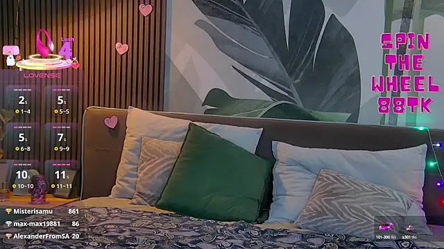 Snapshot of RubyValen chatting on 03.14.25 RubyValen online show from 03.14.25