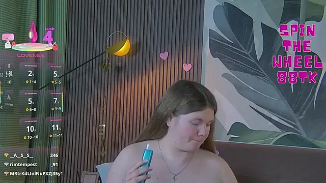 Snapshot of RubyValen chatting on 03.22.25 RubyValen online show from 03.22.25