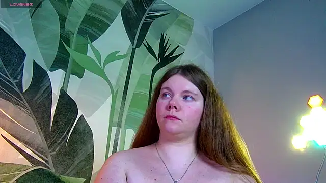 Snapshot of RubyValen chatting on 09.15.25 RubyValen online show from 09.15.25