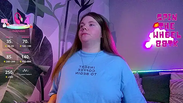 Snapshot of RubyValen chatting on 10.08.25 RubyValen online show from 10.08.25