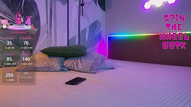 Snapshot of RubyValen chatting on 11.03.25 RubyValen online show from 11.03.25