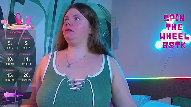 Snapshot of RubyValen chatting on 11.12.25 RubyValen online show from 11.12.25