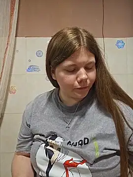 Snapshot of RubyValen chatting on 11.14.25 RubyValen online show from 11.14.25