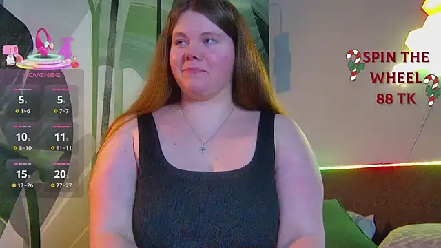 Snapshot of RubyValen chatting on 12.15.25 RubyValen online show from 12.15.25