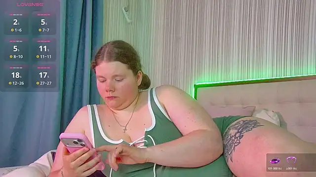 Snapshot of RubyValen chatting on 07.17.26 RubyValen online show from 07.17.26
