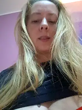 Snapshot of VictoriaMiami chatting on 01.06.25 VictoriaMiami online show from 01.06.25