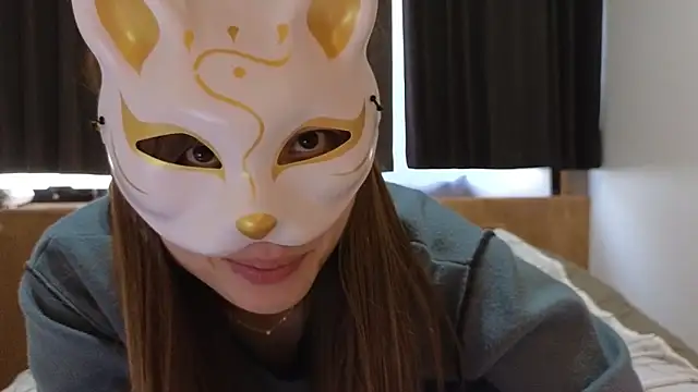 Snapshot of LuuLee0804 chatting on 02.07.25 LuuLee0804 online show from 02.07.25