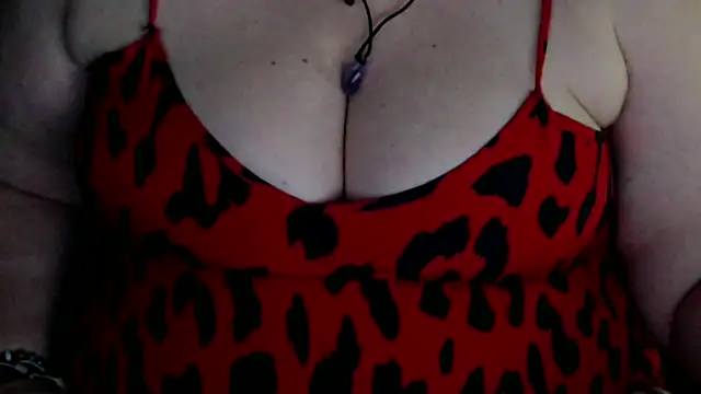 Snapshot of mayasmith chatting on 06.25.26 mayasmith online show from 06.25.26