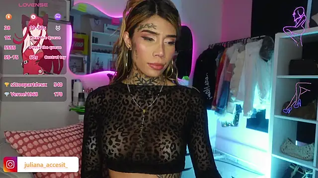 Snapshot of caroline_cossei chatting on 01.12.25 caroline cossei online show from 01.12.25