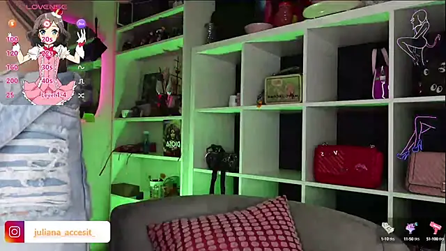 Snapshot of caroline_cossei chatting on 02.19.25 caroline cossei online show from 02.19.25