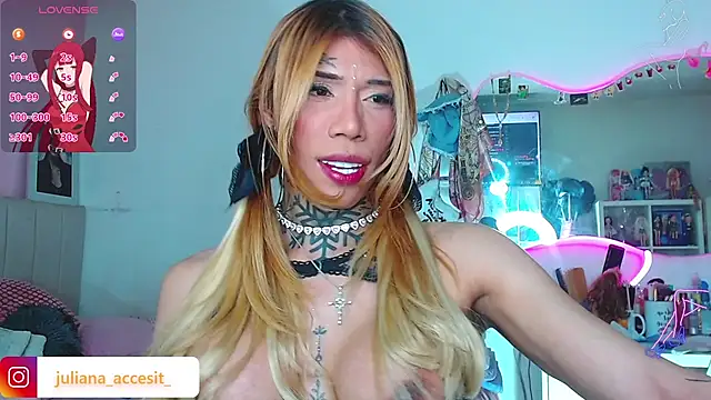 caroline cossei online show from 06.24.26