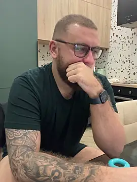 Bear bear  online show from 02.21.25