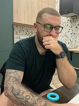 Bear bear  online show from 02.22.25