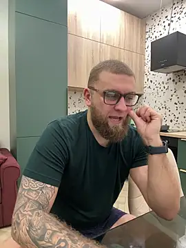 Bear bear  online show from 03.04.25