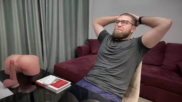 Bear bear  online show from 03.10.25