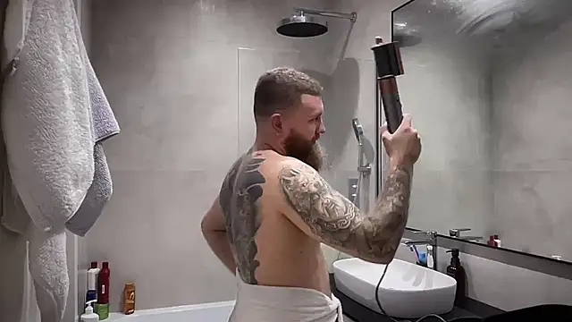 Bear bear  online show from 11.04.25