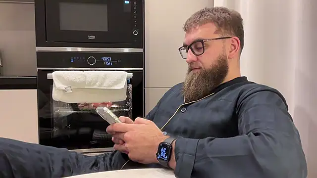 Bear bear  online show from 01.05.26