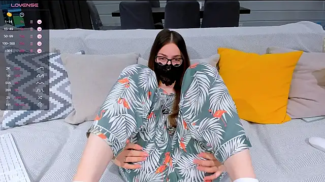 Snapshot of Tebepizda27 chatting on 09.19.25 Tebepizda27 online show from 09.19.25