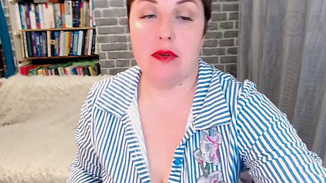 Snapshot of Rainbow_lady chatting on 10.24.25 Rainbow lady online show from 10.24.25