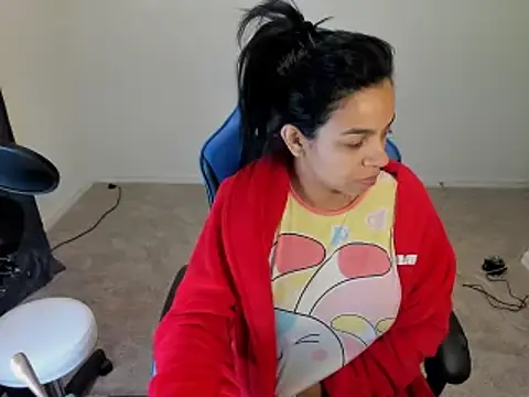 victoriachicas online show from 12.20.24