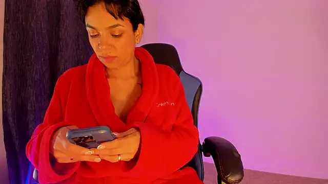 victoriachicas online show from 12.22.24